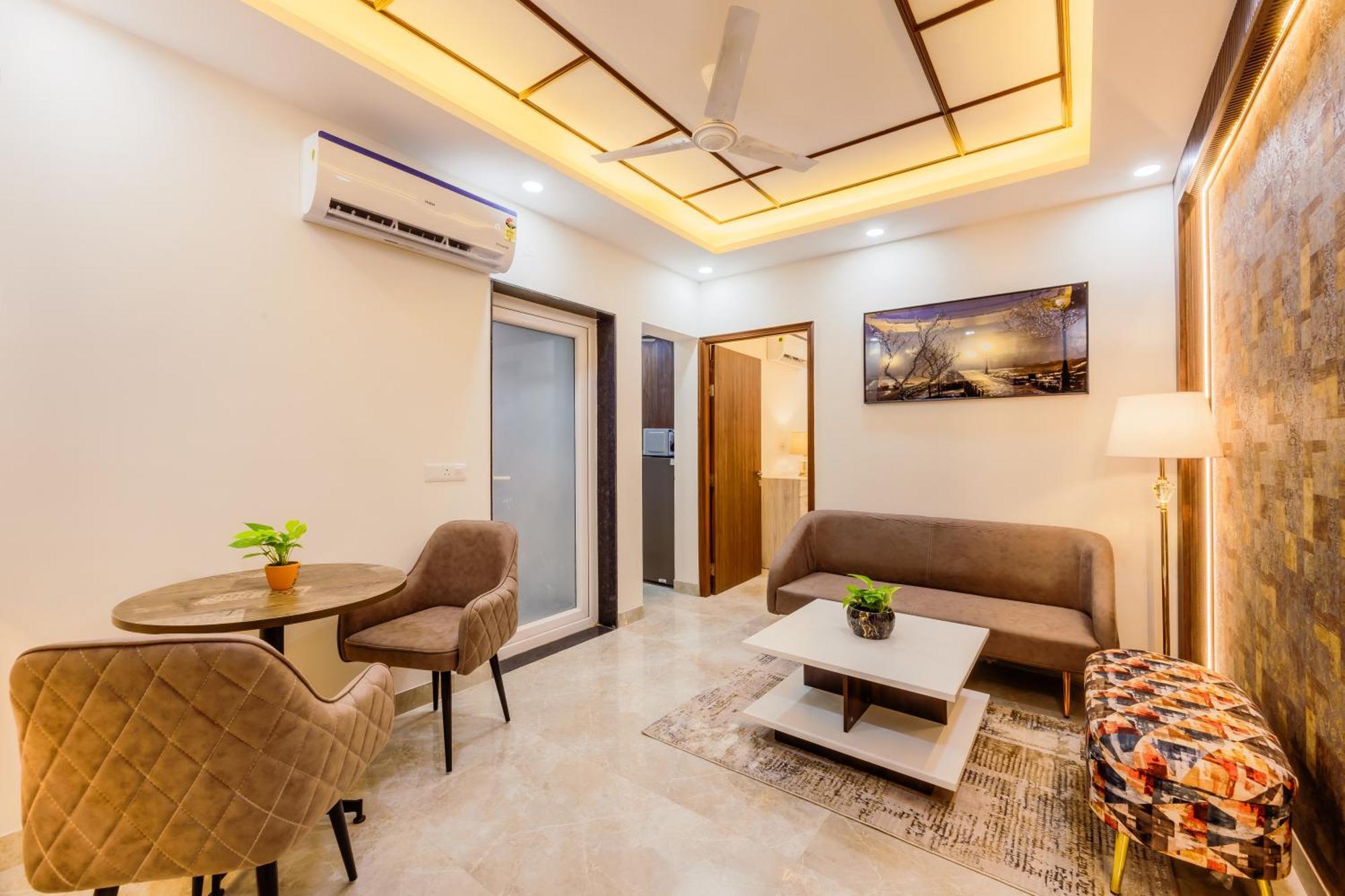 Kyomi Service Apartments Гургаон Экстерьер фото