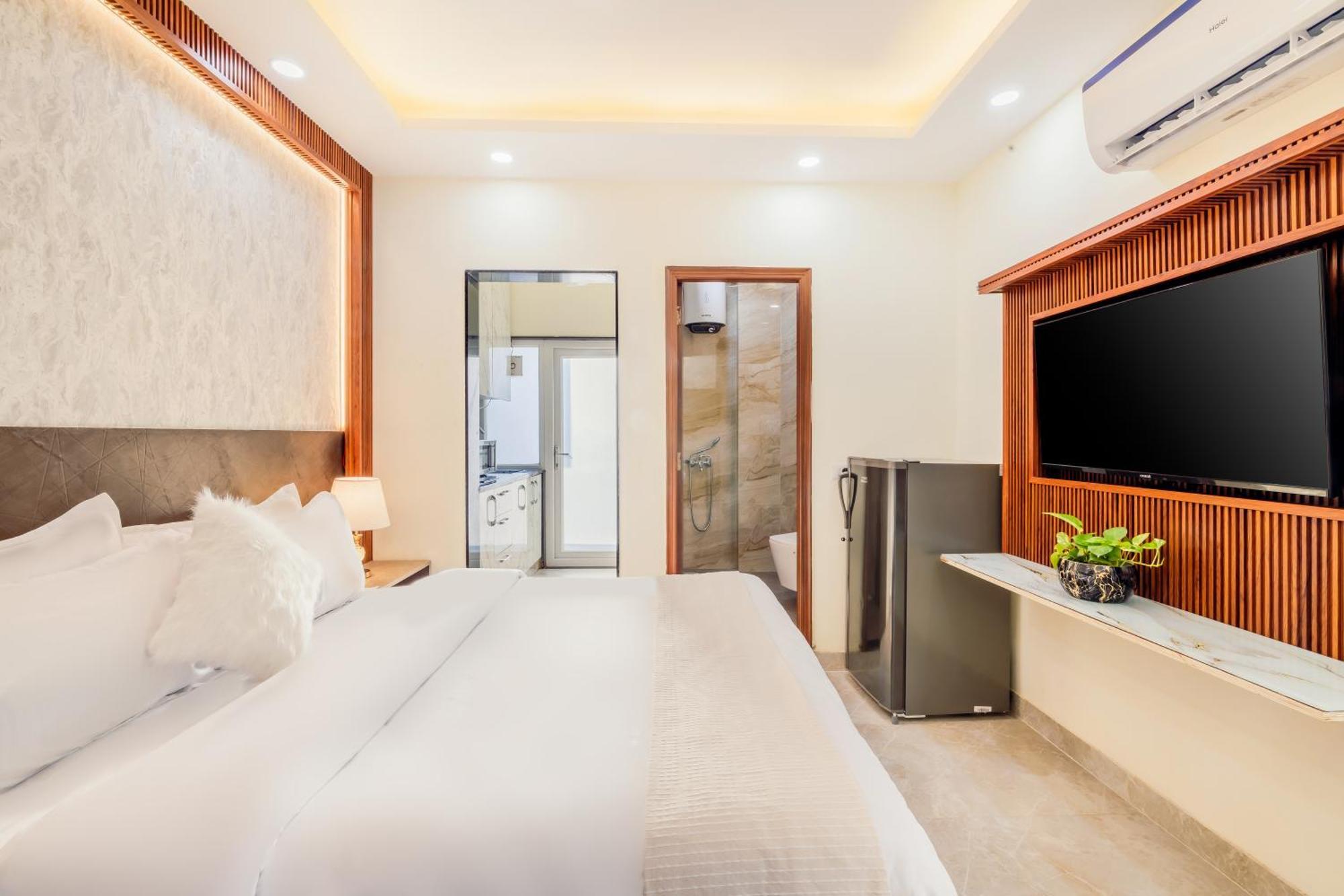 Kyomi Service Apartments Гургаон Экстерьер фото